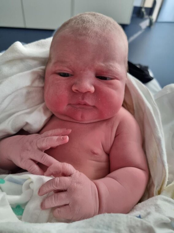 Bianca’s Empowering Hypnobirth with Beautiful 9 Pound Bub – Positively ...