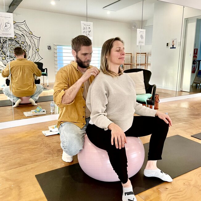 Couple doing Hypnobirthing Australia™ Techniques Gold Coast Course